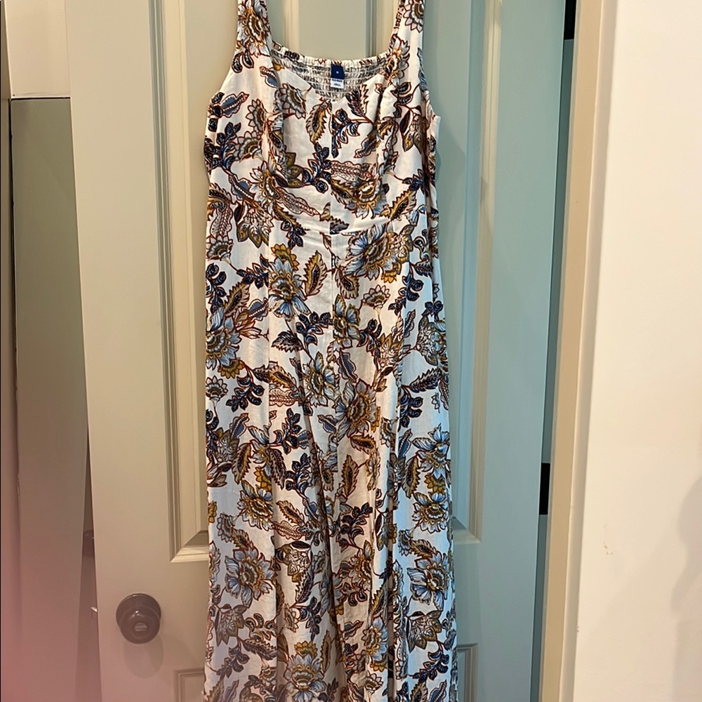 Old Navy Blue and White Midi Dress with Breezy Elegance